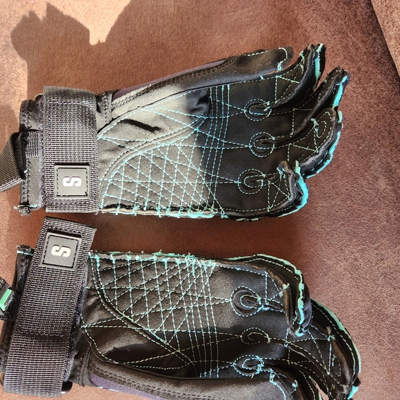 Radar Vapor K Inside Out Boa Women's Water Sport Gloves | Small - Picture 1 of 6